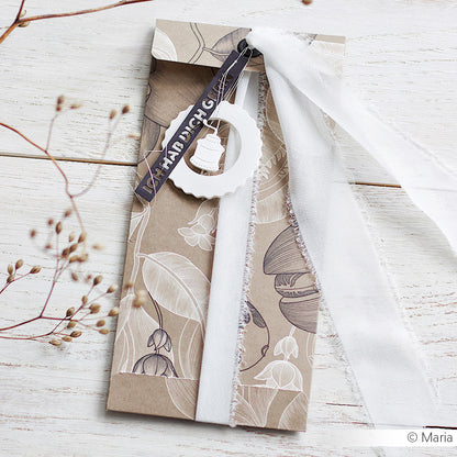 Design paper 'Nutmeg floral and spicy cream brown'